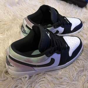 Nike Air Jordan 1 Low SE Pastel Tie-Dye Sneakers